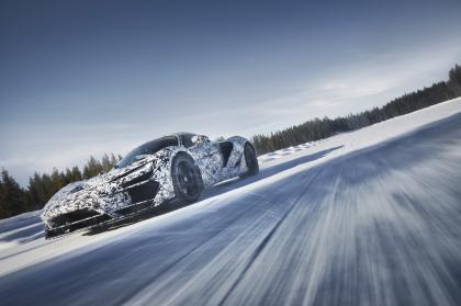 Σε χειμερινές δοκιμές η νέα McLaren W1 [+video]